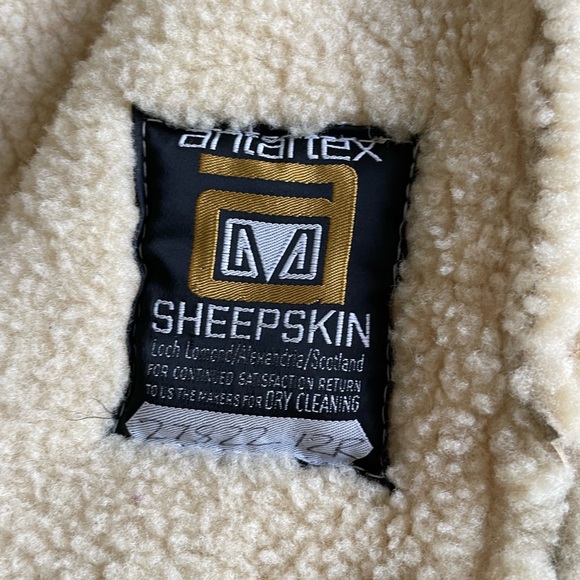 WINTER CLEARANCE! Double breasted shearling lambskin coat. - Picture 6 of 16